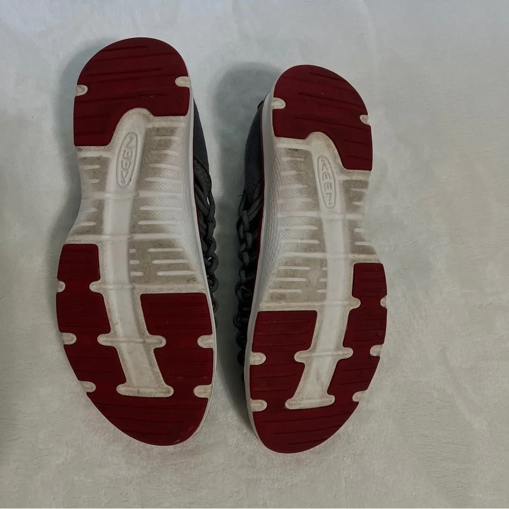 KEEN Uneek Big Kids Outdoor Sports Sandals Gray/Red Size 4 Preowned